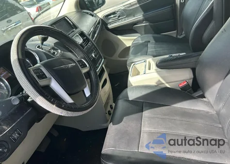 2016 Chrysler Town & Country Touring z USA, uszkodzony, nr VIN 2C4RC1BG1GR259868